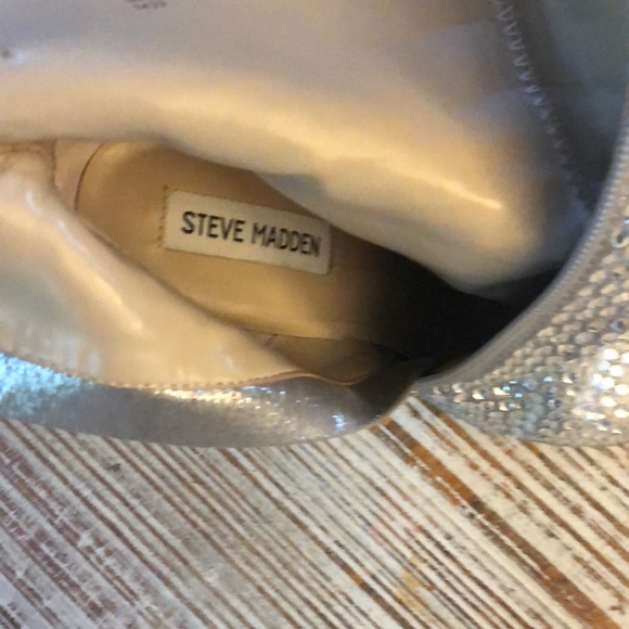 Steve Madden Winnings Rhinestone boots. Size 7. - Picture 4 of 6